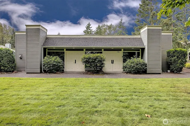 $400,000 | 4641 West Lake Sammamish Parkway Southeast, Unit F105, Issaquah, WA 98027