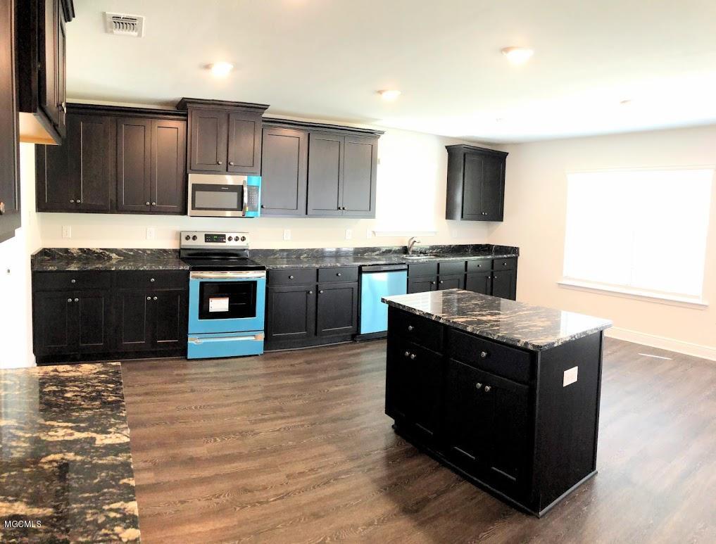 6206 Roxanne Way Biloxi, MS 39532 - Photo 10 of 28 kitcheb