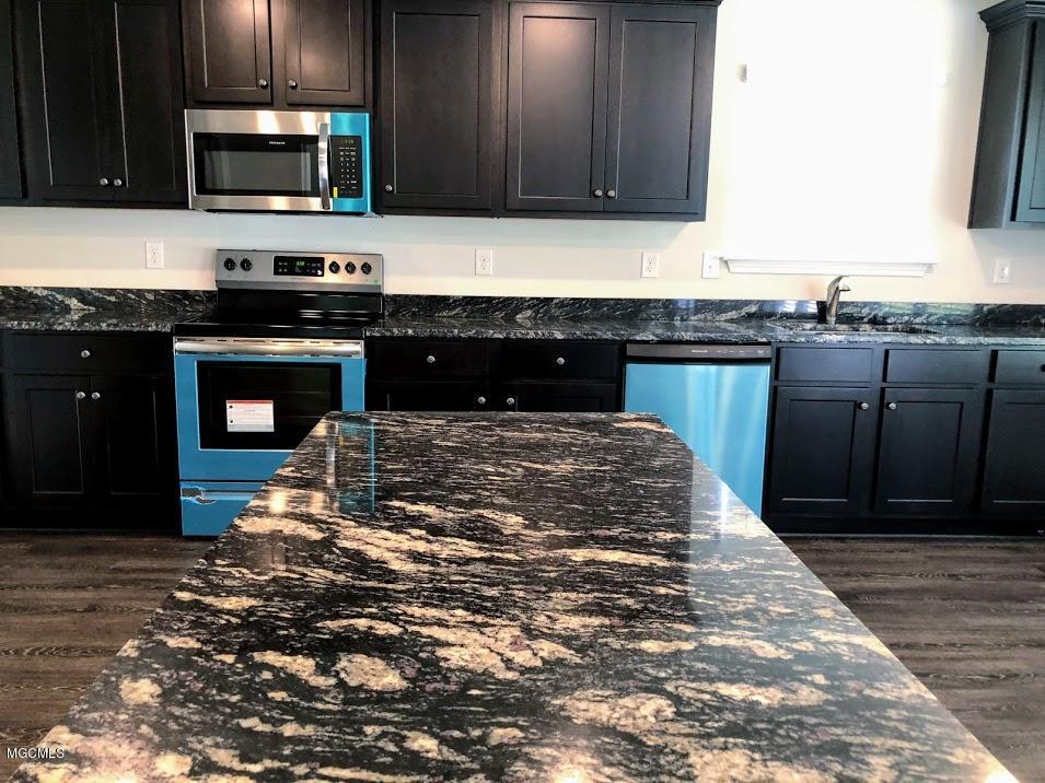 6206 Roxanne Way Biloxi, MS 39532 - Photo 8 of 28 Granite countertops