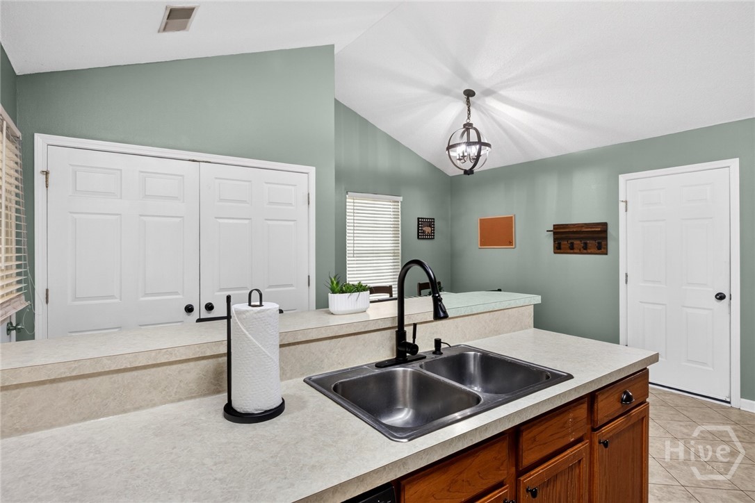 410 Shadowbrook Circle Springfield, GA 31329 - Photo 10 of 33