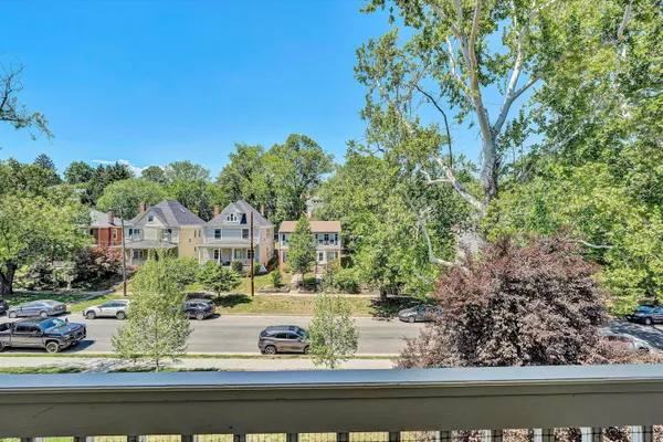 $389,000 | 2220 Carolina Avenue Southwest, Unit 305, Roanoke, VA 24014