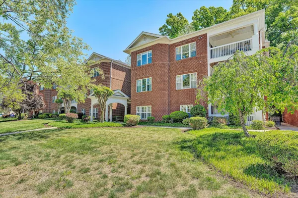 $389,000 | 2220 Carolina Avenue Southwest, Unit 305, Roanoke, VA 24014