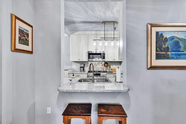 $389,000 | 2220 Carolina Avenue Southwest, Unit 305, Roanoke, VA 24014