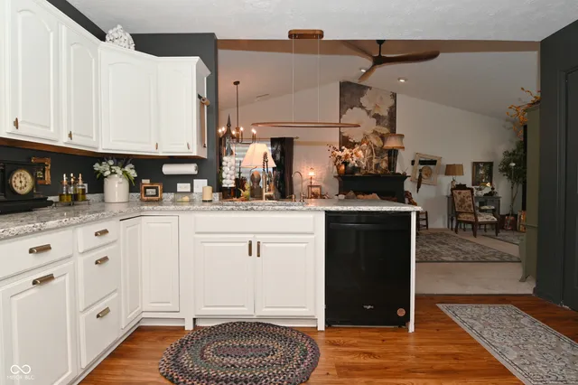 $275,000 | 269 Lake View Court, Avon, IN 46123