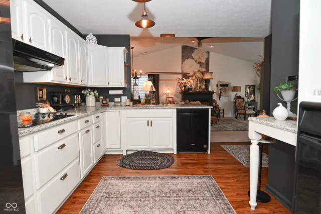 $275,000 | 269 Lake View Court, Avon, IN 46123