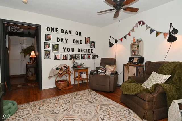 $275,000 | 269 Lake View Court, Avon, IN 46123