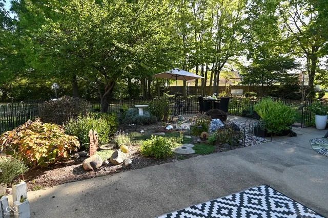 $275,000 | 269 Lake View Court, Avon, IN 46123