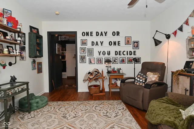 $275,000 | 269 Lake View Court, Avon, IN 46123