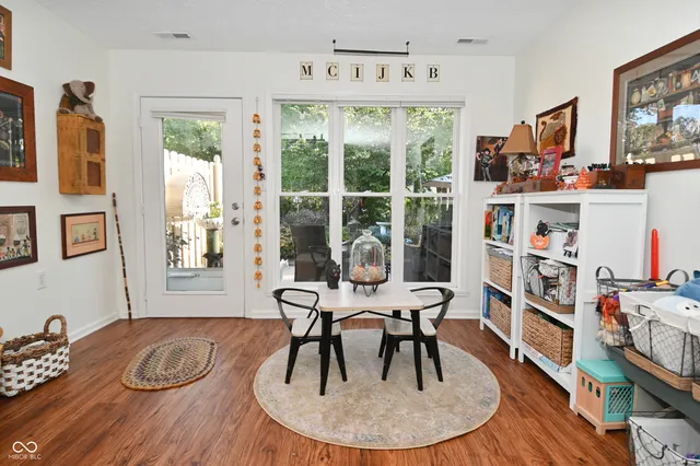 $275,000 | 269 Lake View Court, Avon, IN 46123