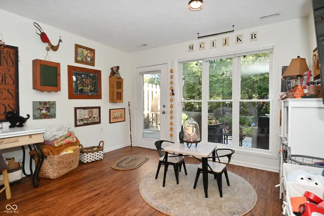 $275,000 | 269 Lake View Court, Avon, IN 46123