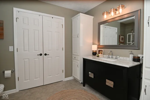 $275,000 | 269 Lake View Court, Avon, IN 46123