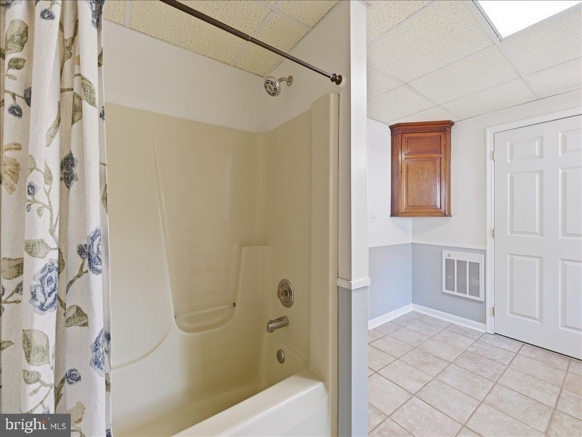 16105 Wright Road Williamsport, MD 21795 - Photo 35 of 43 Bath - Lower Level