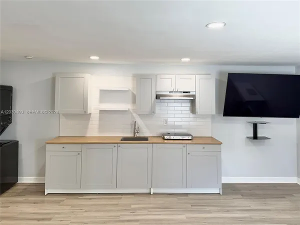 $2,175 | 227 Southwest 26th Road, Miami, FL 33129