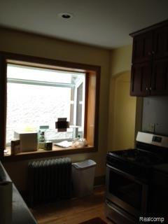 913 Nottingham Road Grosse Pointe, MI 48230 - Photo 8 of 19 913 - 915 Nottingham GPP 6.jpg