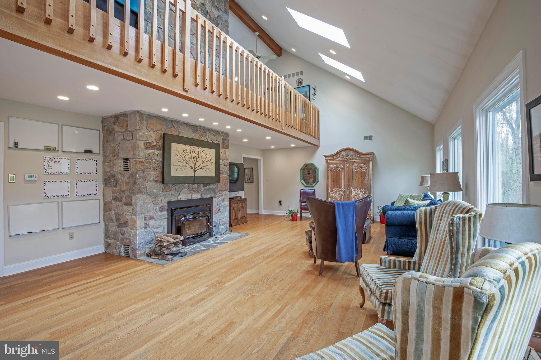 47 Tower Hill Road Doylestown, PA 18901 - Photo 42 of 89 Living room