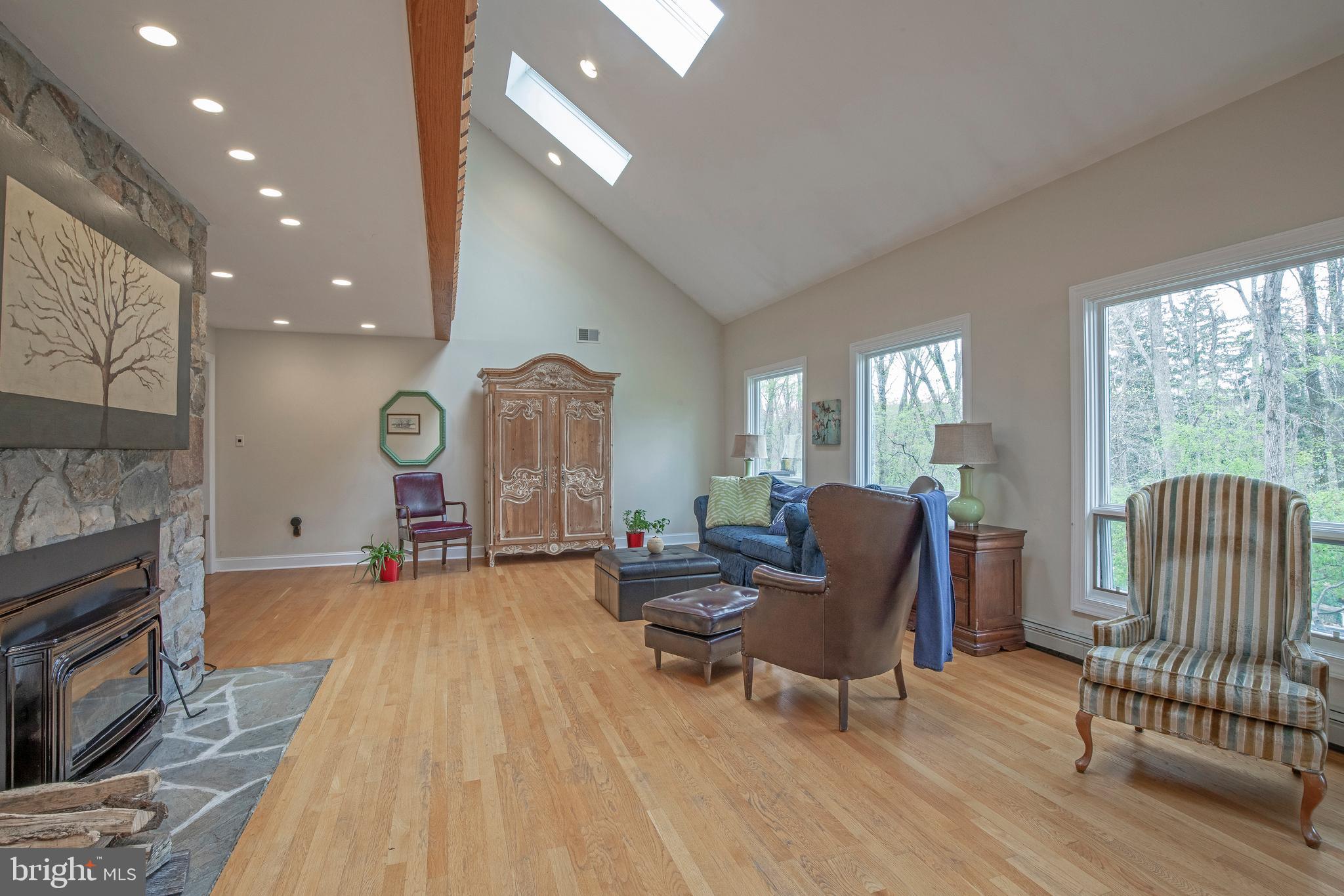 47 Tower Hill Road Doylestown, PA 18901 - Photo 45 of 89 Living Room