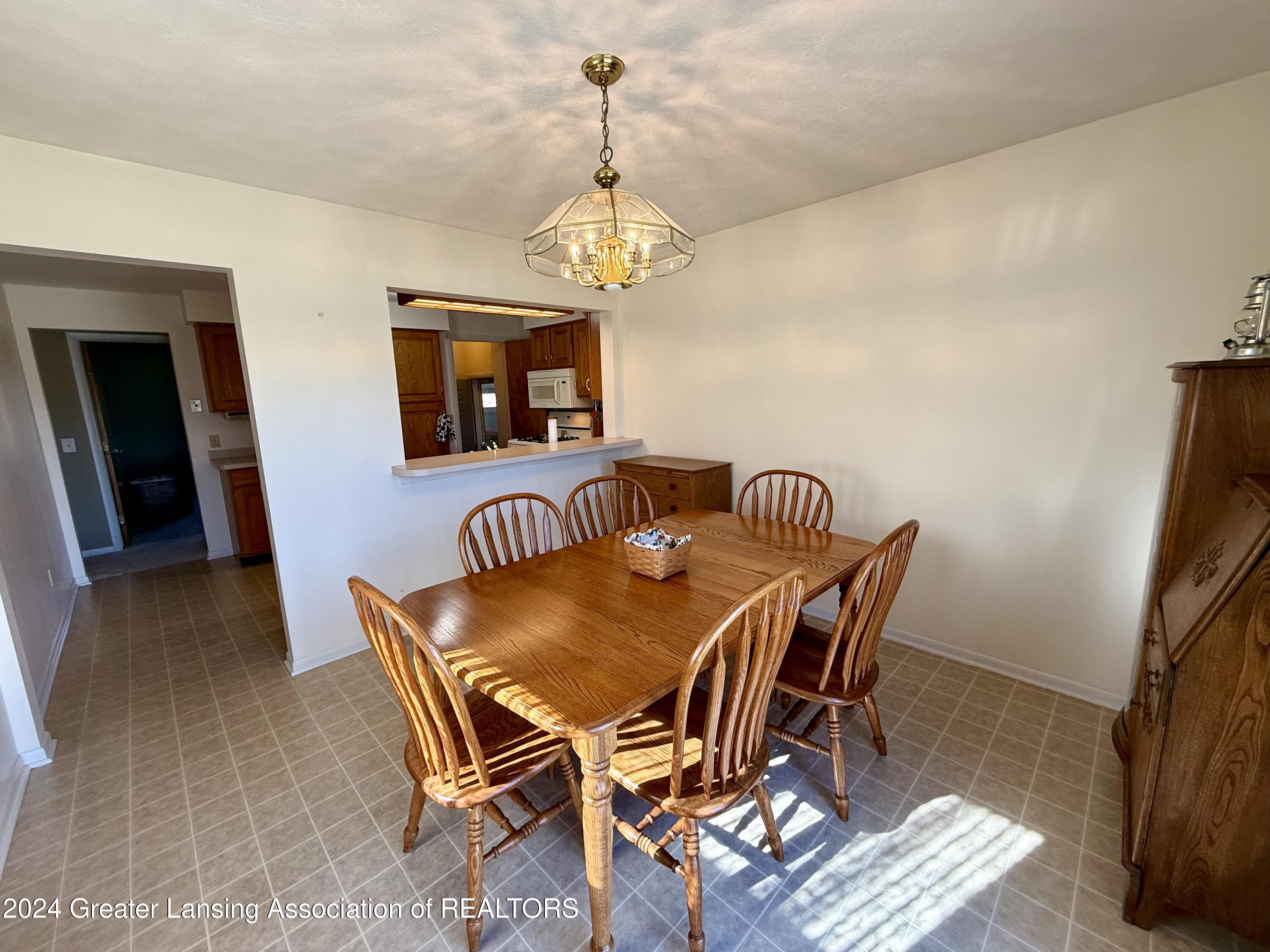 2220 North Eifert Road Holt, MI 48842 - Photo 20 of 39 IMG_0819