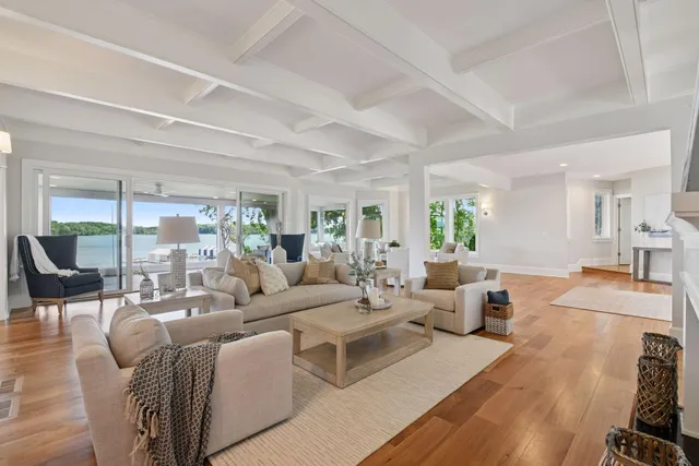 $14,995 | 2462 Lafayette Road, Minnetonka Beach, MN 55391