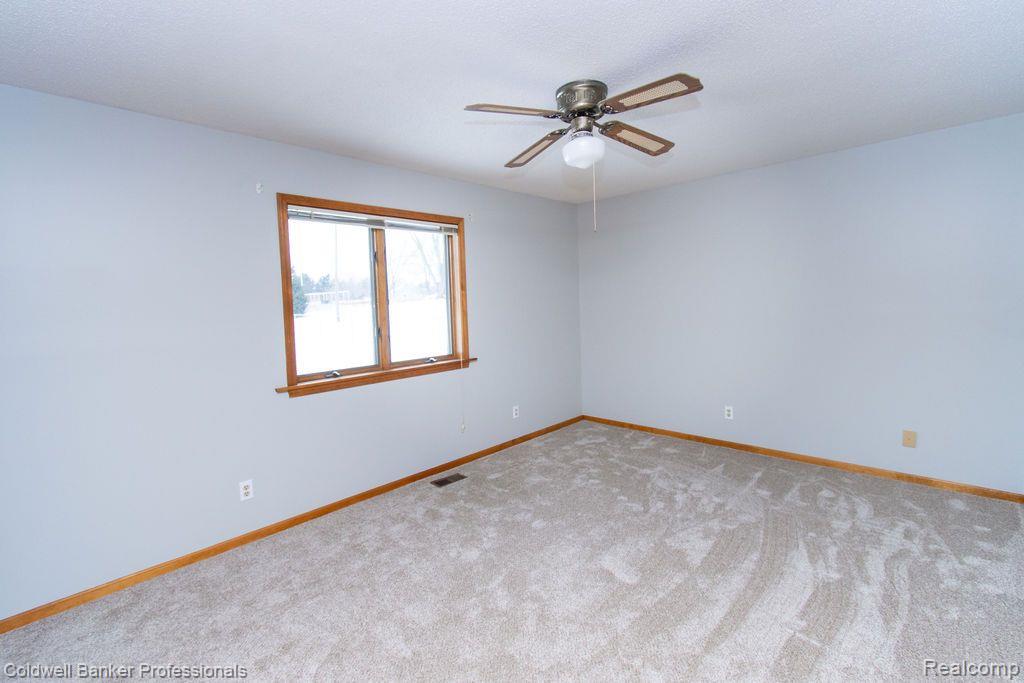7299 Potter Road Flushing, MI 48433 - Photo 18 of 32