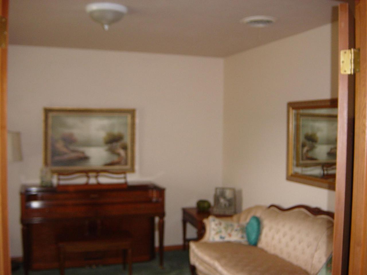 6600 Dreyfuss Road Amarillo, TX 79106 - Photo 4 of 4 Living Room