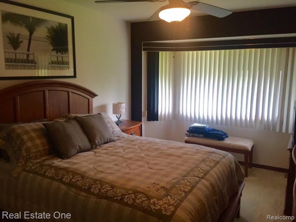 865 Grovecrest Rochester, MI 48307 - Photo 13 of 20 bedroom.jpg