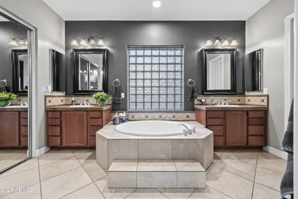 $999,000 | 1242 East Canary Drive, Gilbert, AZ 85297