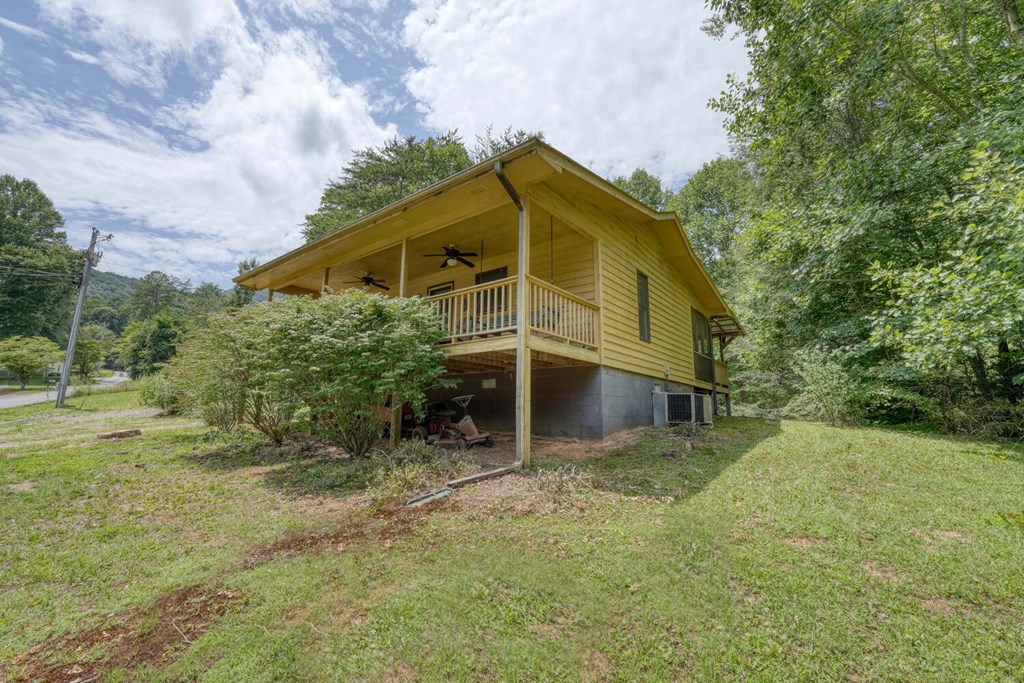 1625 Taylor Road Hiawassee, GA 30546 - Photo 16 of 36 Gallery Image 16