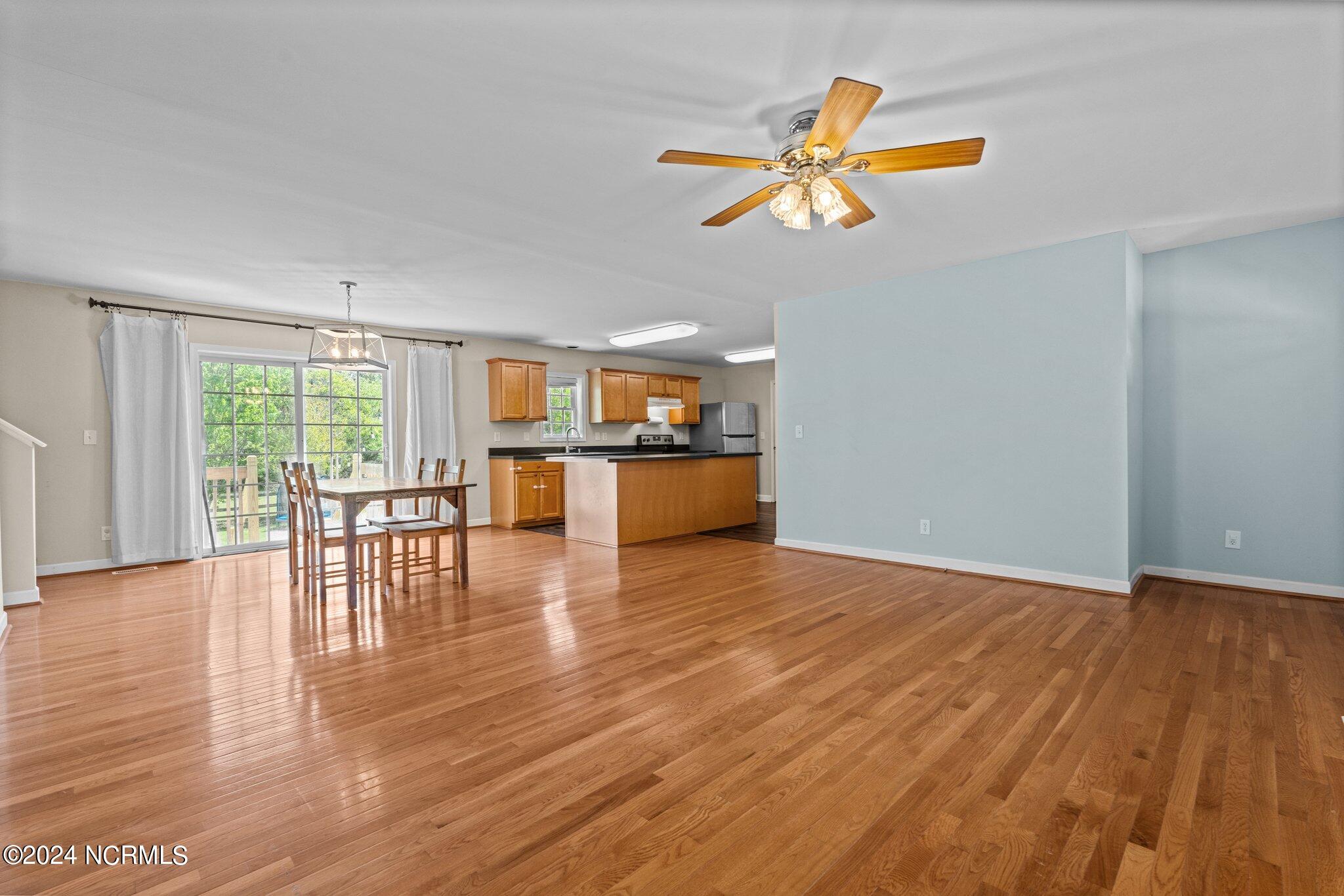 1475 L Cooper Road Cameron, NC 28326 - Photo 4 of 32 Open Living
