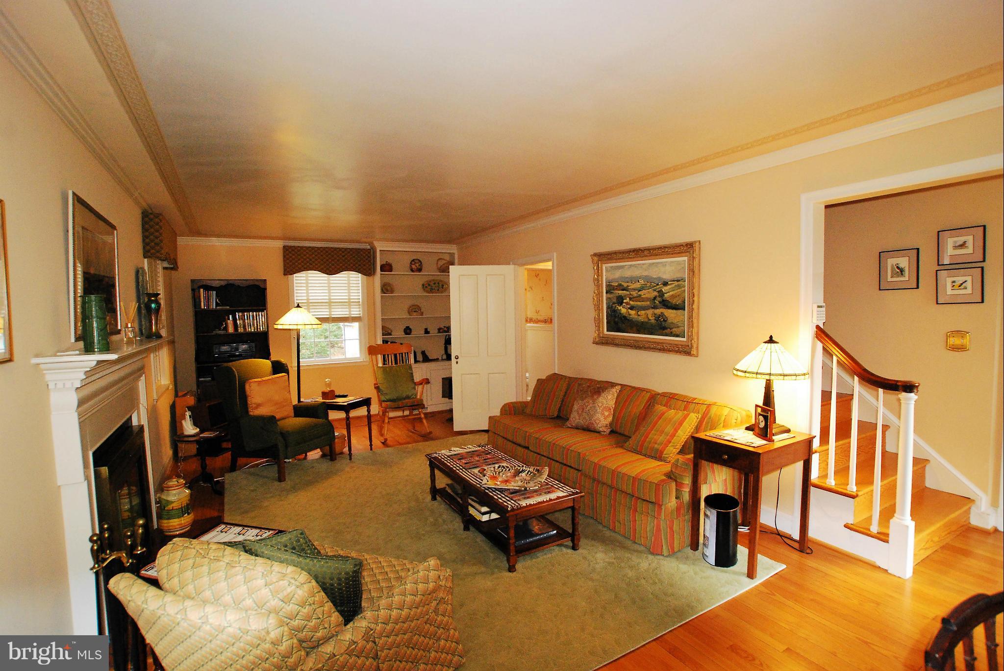 118 Bellemore Road Baltimore, MD 21210 - Photo 2 of 29 Living Room