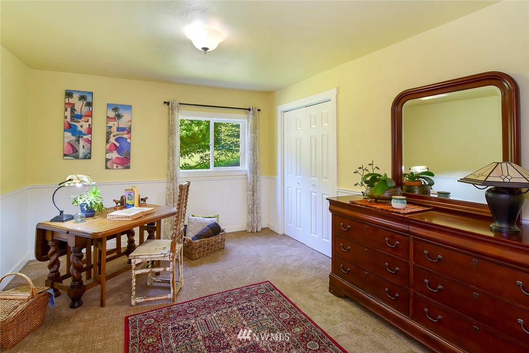 34301 Bodine Road Northeast Kingston, WA 98346 - Photo 12 of 25 Gallery Image 12