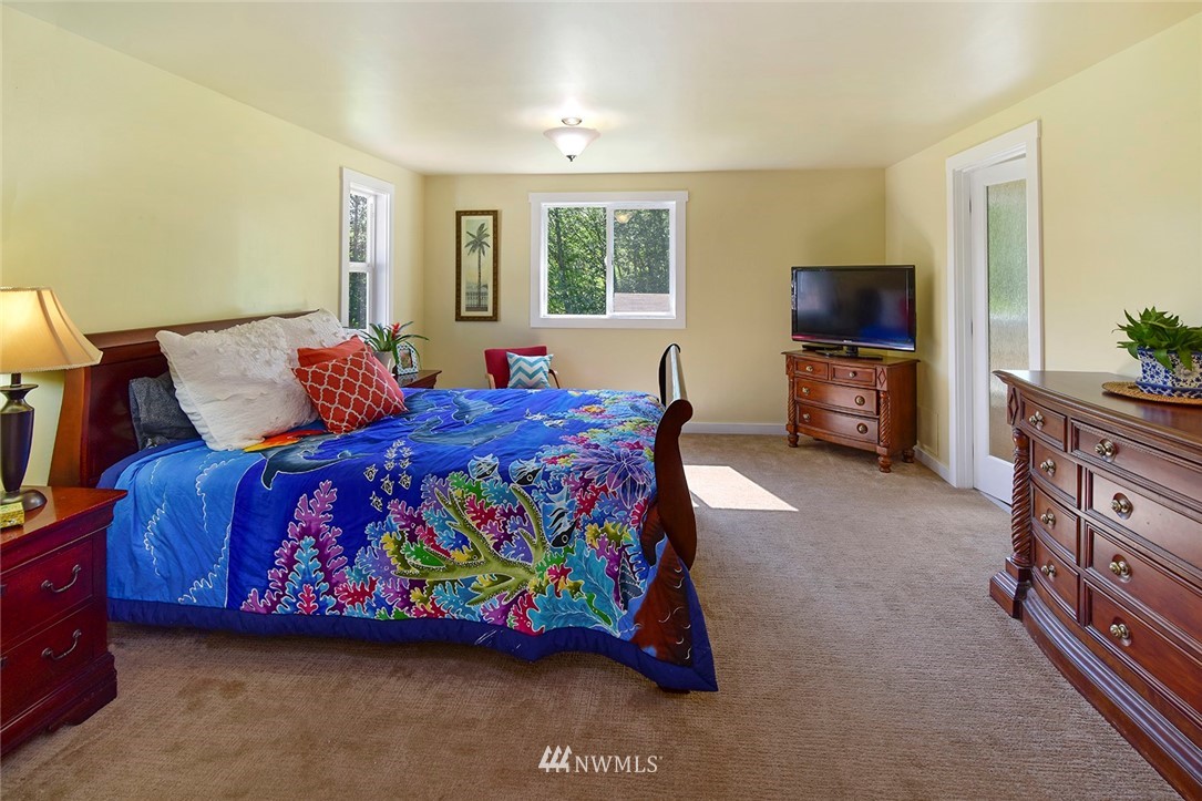 34301 Bodine Road Northeast Kingston, WA 98346 - Photo 8 of 25 Gallery Image 8