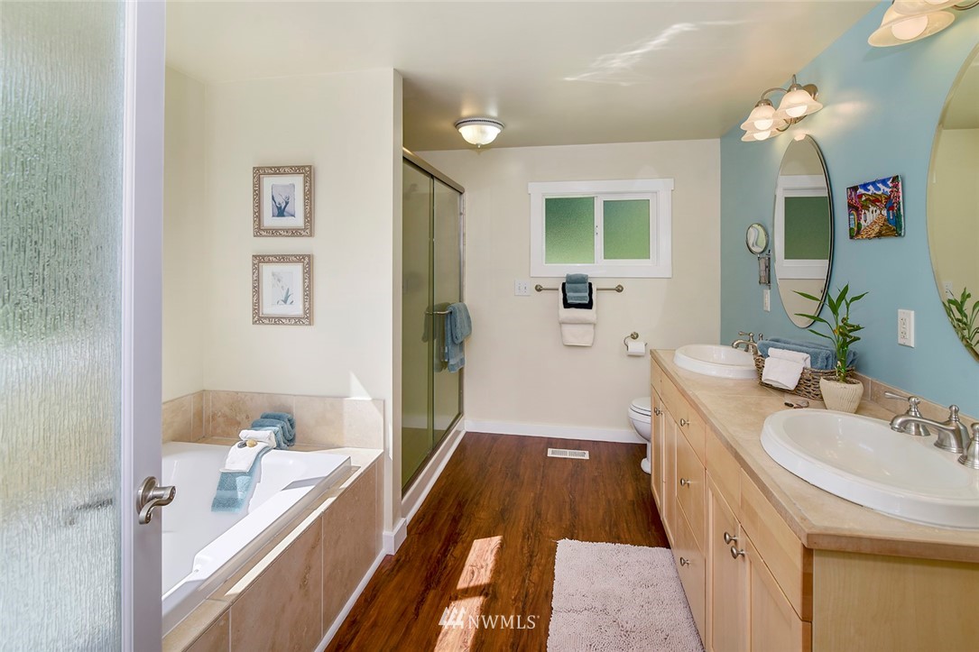 34301 Bodine Road Northeast Kingston, WA 98346 - Photo 9 of 25 Gallery Image 9
