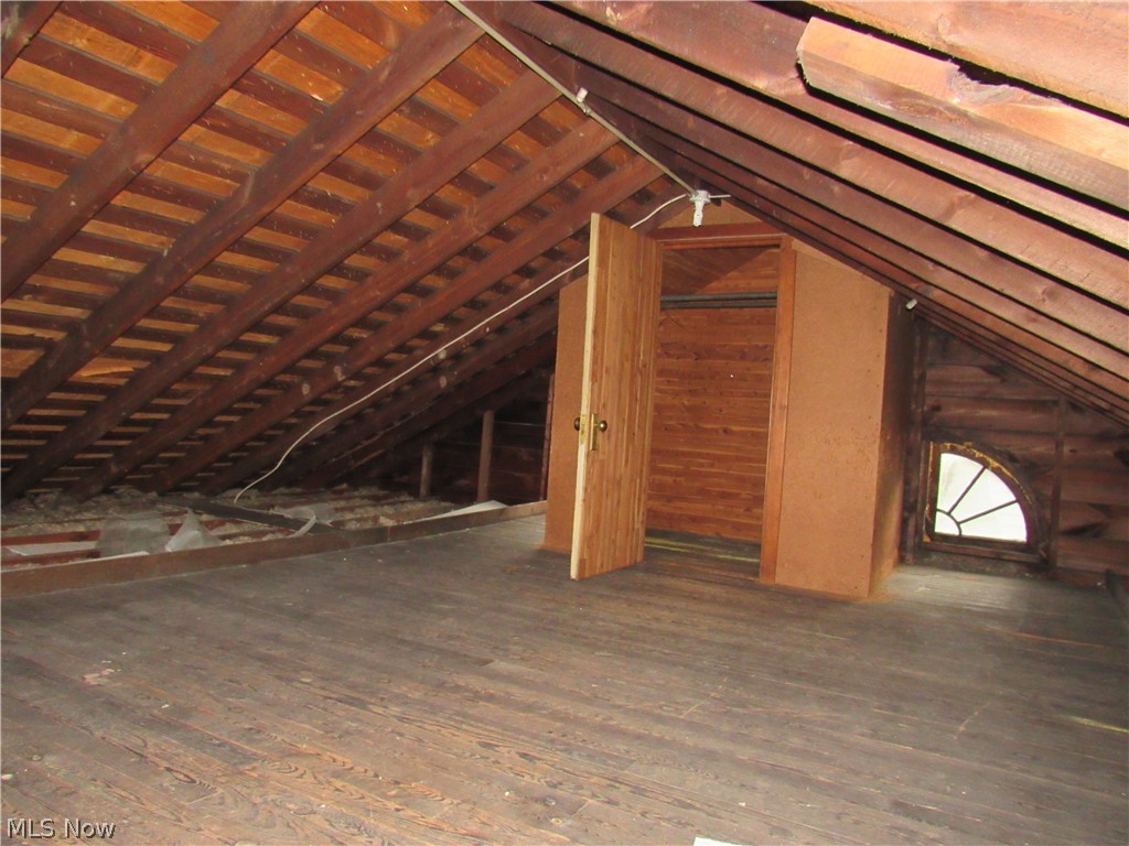 1686 Lee Road Cleveland, OH 44118 - Photo 22 of 24