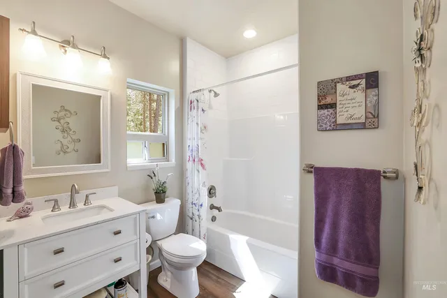 $945,000 | 4490 Vardon Road, New Meadows, ID 83654