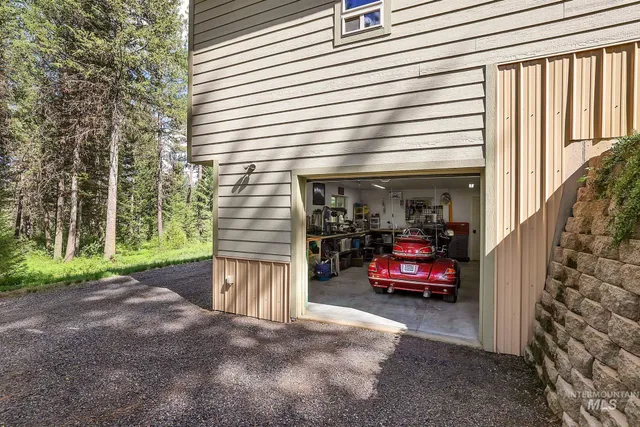 $945,000 | 4490 Vardon Road, New Meadows, ID 83654