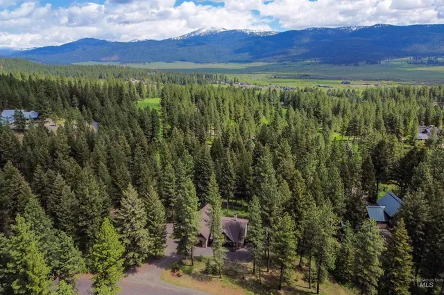 $945,000 | 4490 Vardon Road, New Meadows, ID 83654