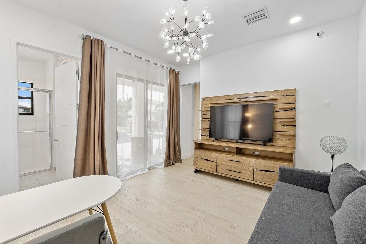 17057 Watersprite Lakes Road Boca Raton, FL 33496 - Photo 28 of 86 17057_Watersprite_Lakes_Rd_036