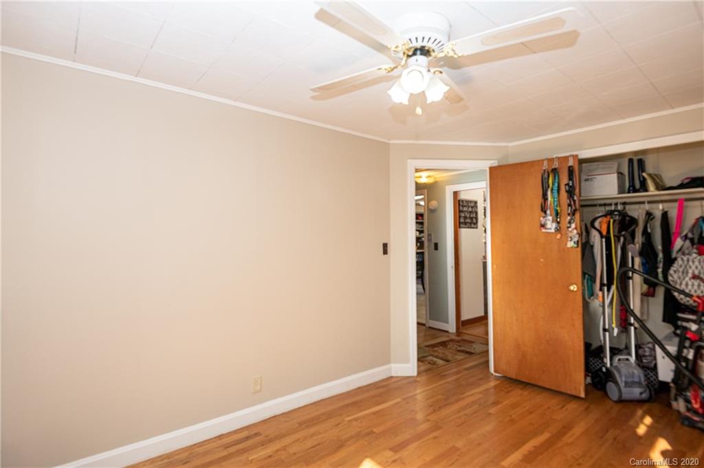 325 Beaverdam Loop Road Candler, NC 28715 - Photo 9 of 48 Gallery Image 9