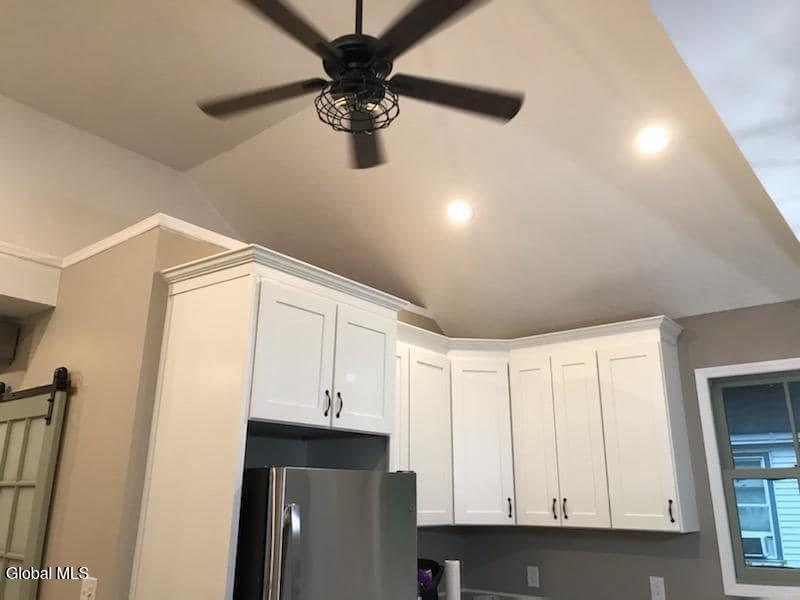 122 North Ferry Street, Unit 1 Schenectady, NY 12305 - Photo 5 of 15 122 n 11