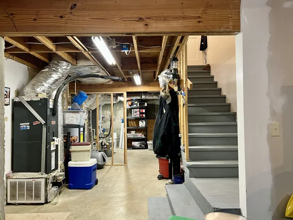 a view of a storage & utility room