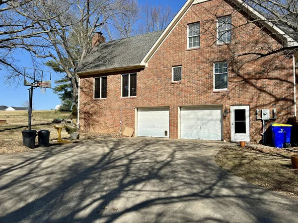 $525,000 | 1102 Woodmont Circle, Franklin, KY 42134