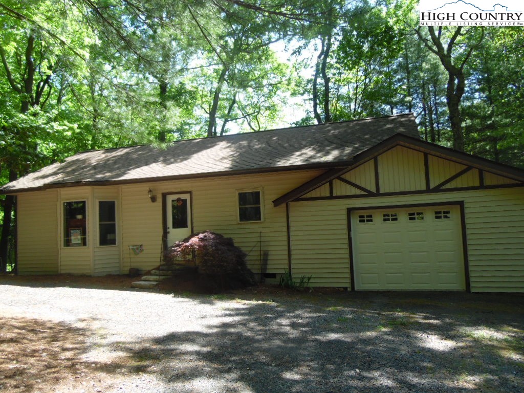 227 Deer Run Road Glade Valley, NC 28627 - Photo 3 of 25 Gallery Image 3