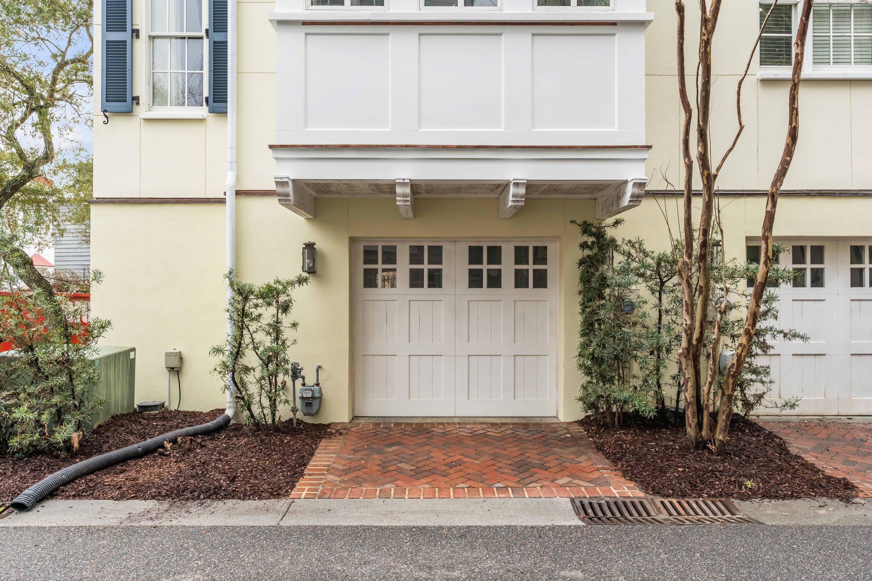 8 Marion Street Charleston, SC 29403 - Photo 15 of 61 Large Garage