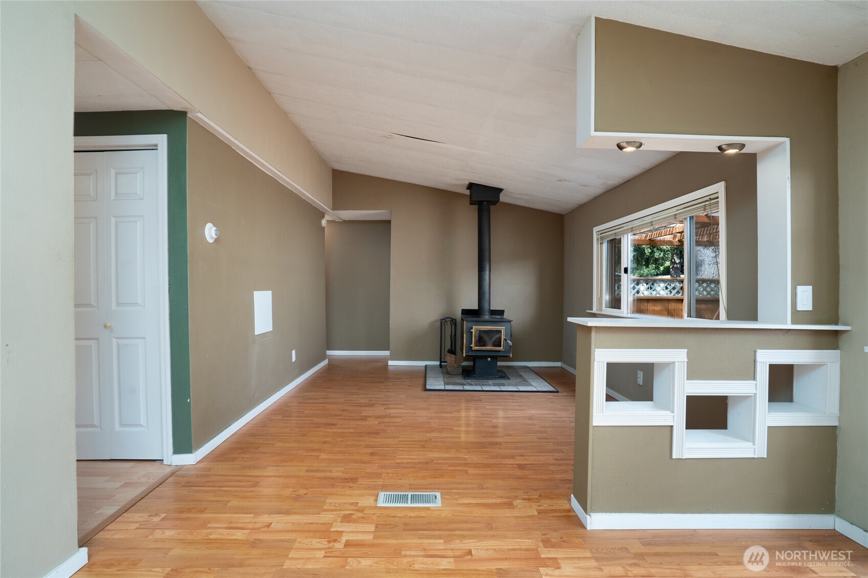 1014 West Smith Road, Unit 10 Bellingham, WA 98226 - Photo 5 of 12 Gallery Image 5