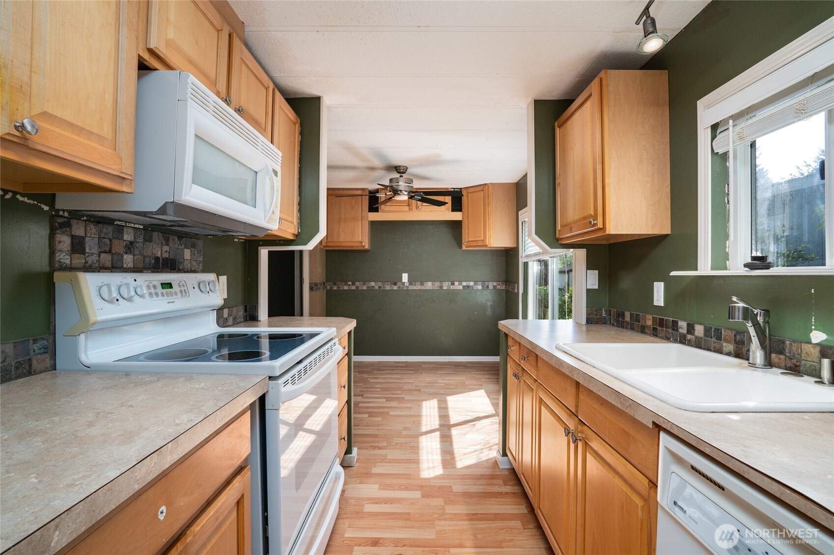 1014 West Smith Road, Unit 10 Bellingham, WA 98226 - Photo 7 of 12 Gallery Image 7