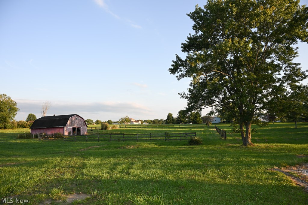 4126 Alliance Road Ravenna, OH 44266 - Photo 6 of 30 Side yard with barn.
