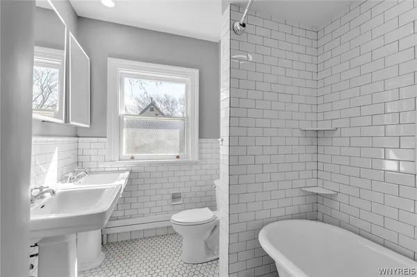 $3,700 | 887 West Ferry Street, Buffalo, NY 14209