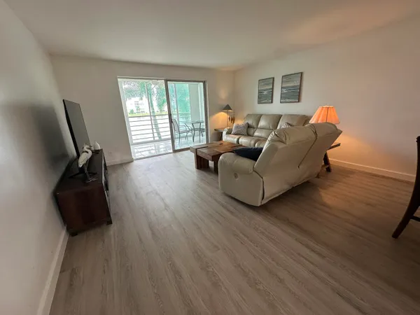 $2,500 | 141 Southeast 3rd Avenue, Unit 203, Dania Beach, FL 33004