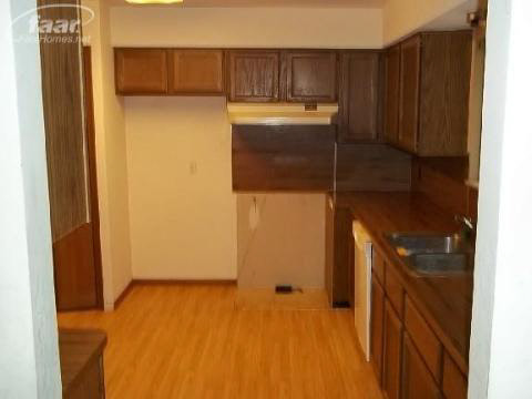 9261 Townley Road Fenton, MI 48430 - Photo 5 of 9 20217114-4.JPG