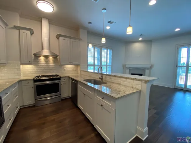 $2,200 | 8021 Village Plaza Court, Unit 3D, Baton Rouge, LA 70810